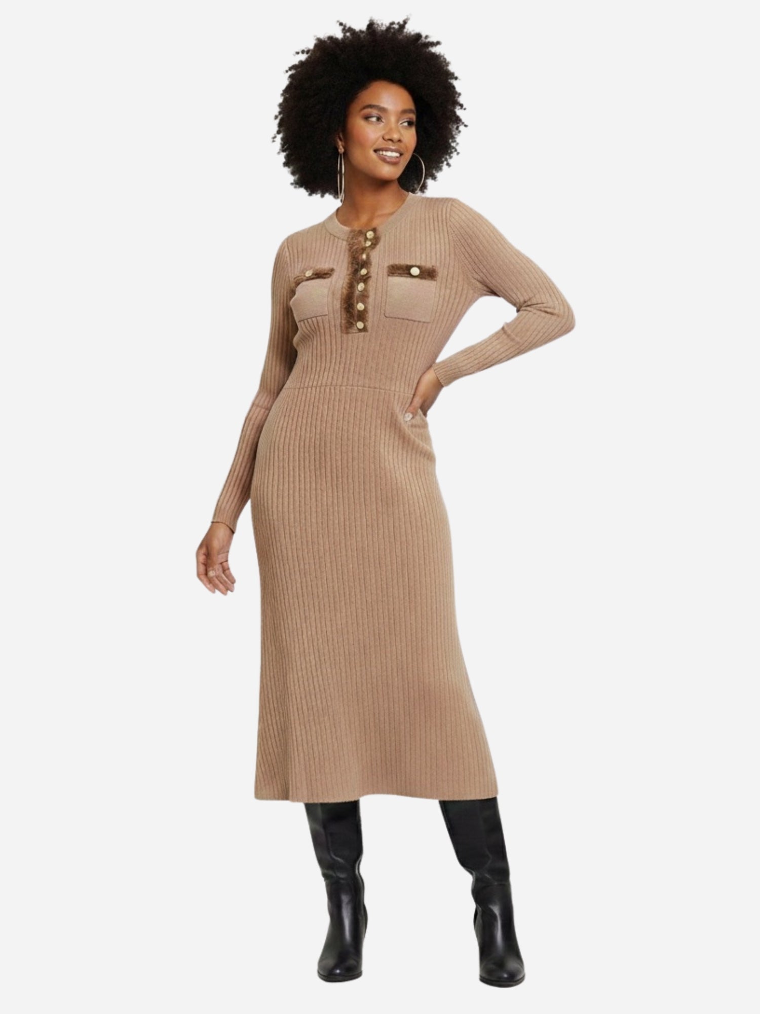 Look Robe Pull Beige & Bottes Noires (LB03)