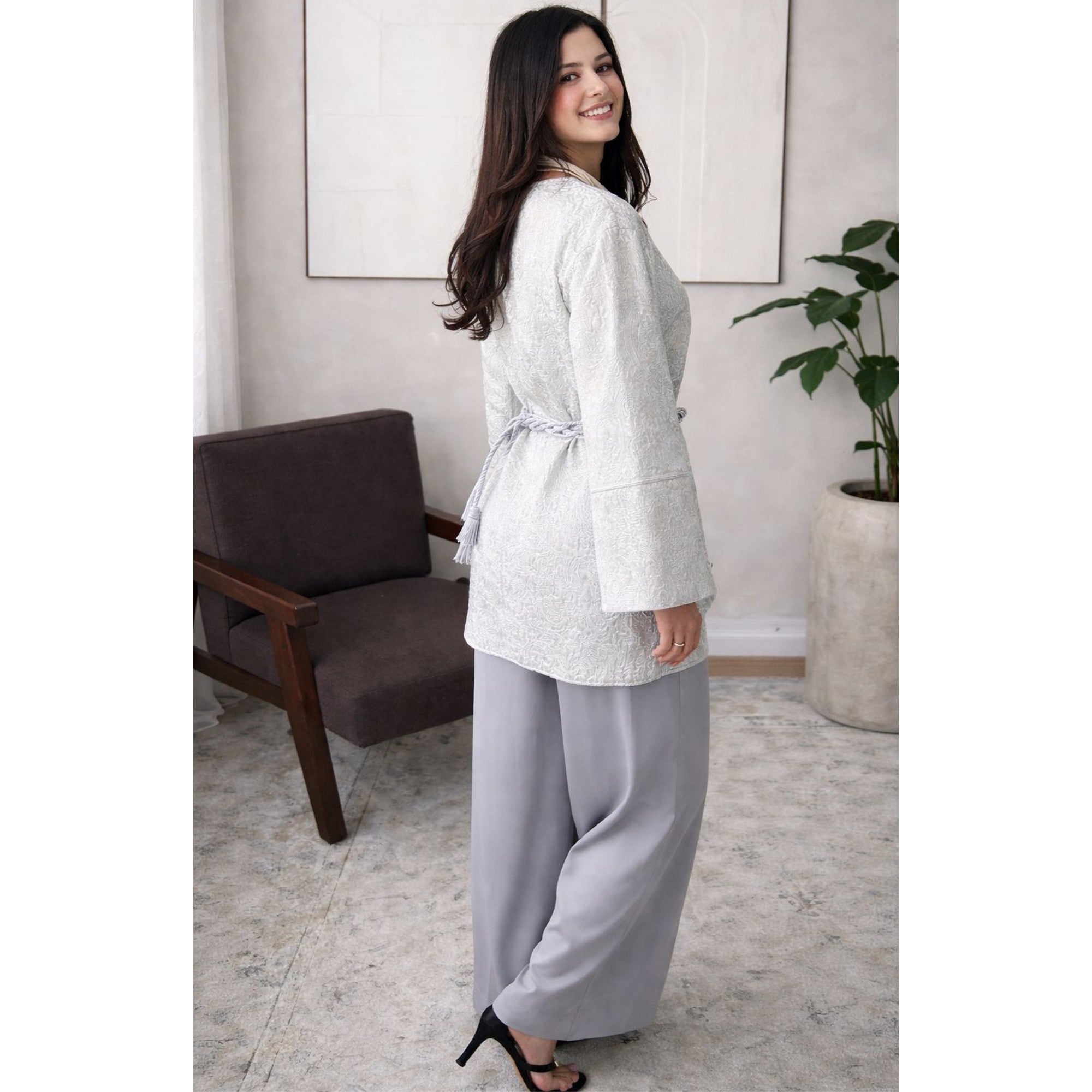 Ensemble pantalon brocart argenté gris 3 pièces