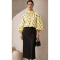 Blouse à pois 2 façons de la porter