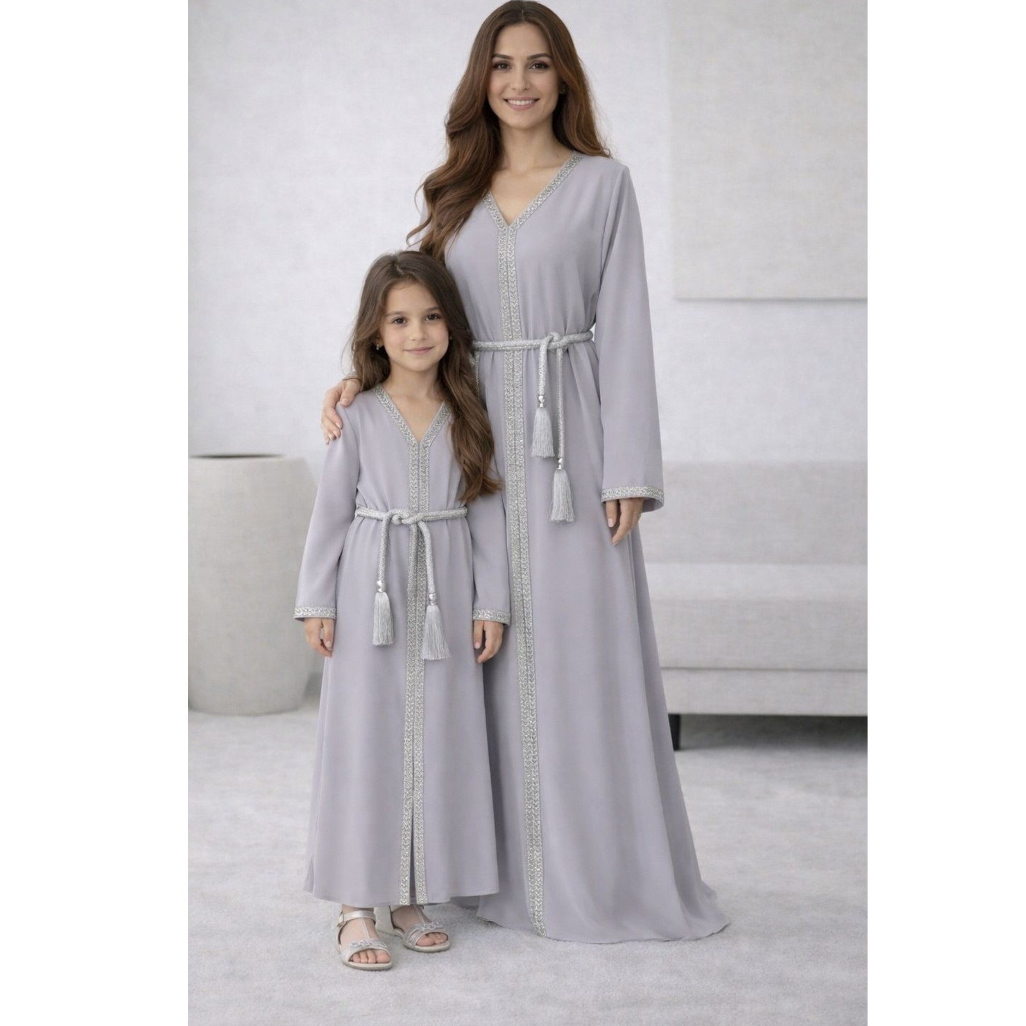 Abaya gris lilas liseré argenté 2 pièces – Duo Maman & Fille