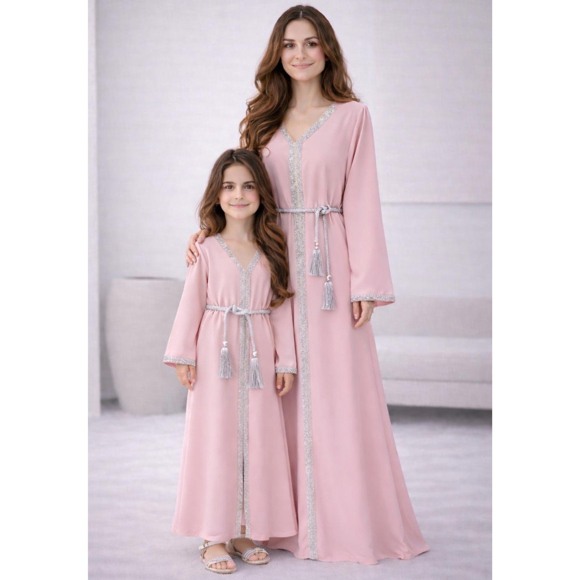 Abaya rose liseré argenté 2 pièces – Duo Maman & Fille