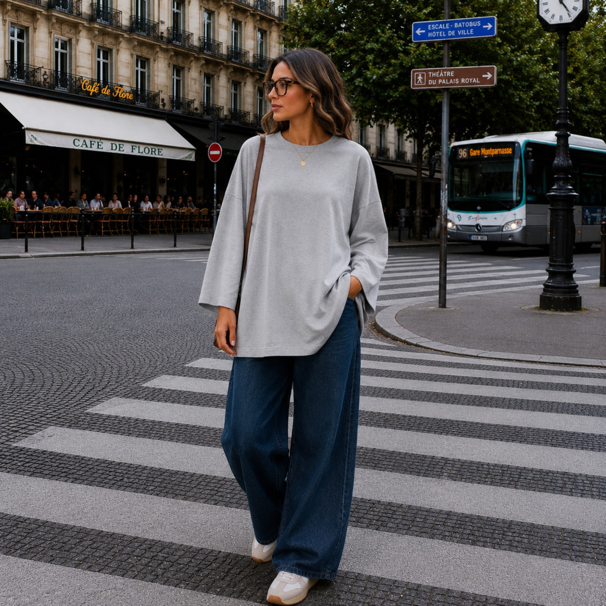 T-shirt oversize long femme gris coupe ample manches 7/8, porté avec jean 
